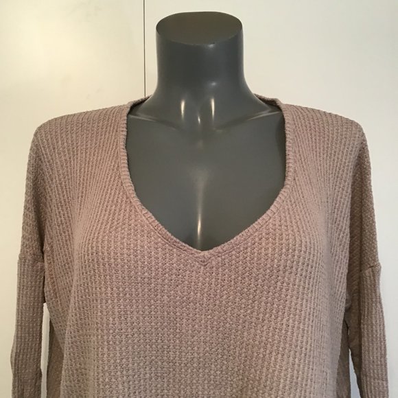 Aritzia The Group Babaton Dali Long Sleeve V-Neck Waffle Top Size S - Picture 2 of 9